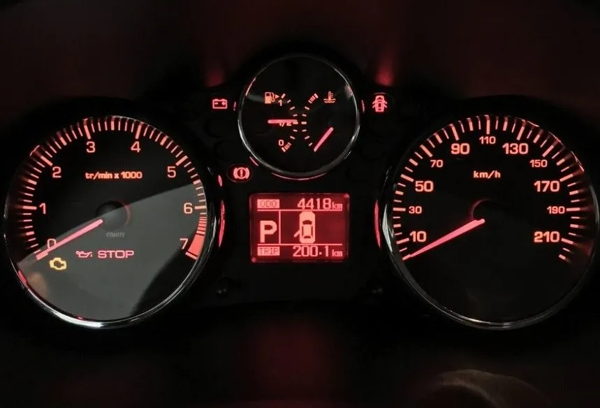 روش خاموش کردن چراغ سرویس ویا همان چراغ آچار خودرو پژو 206،207